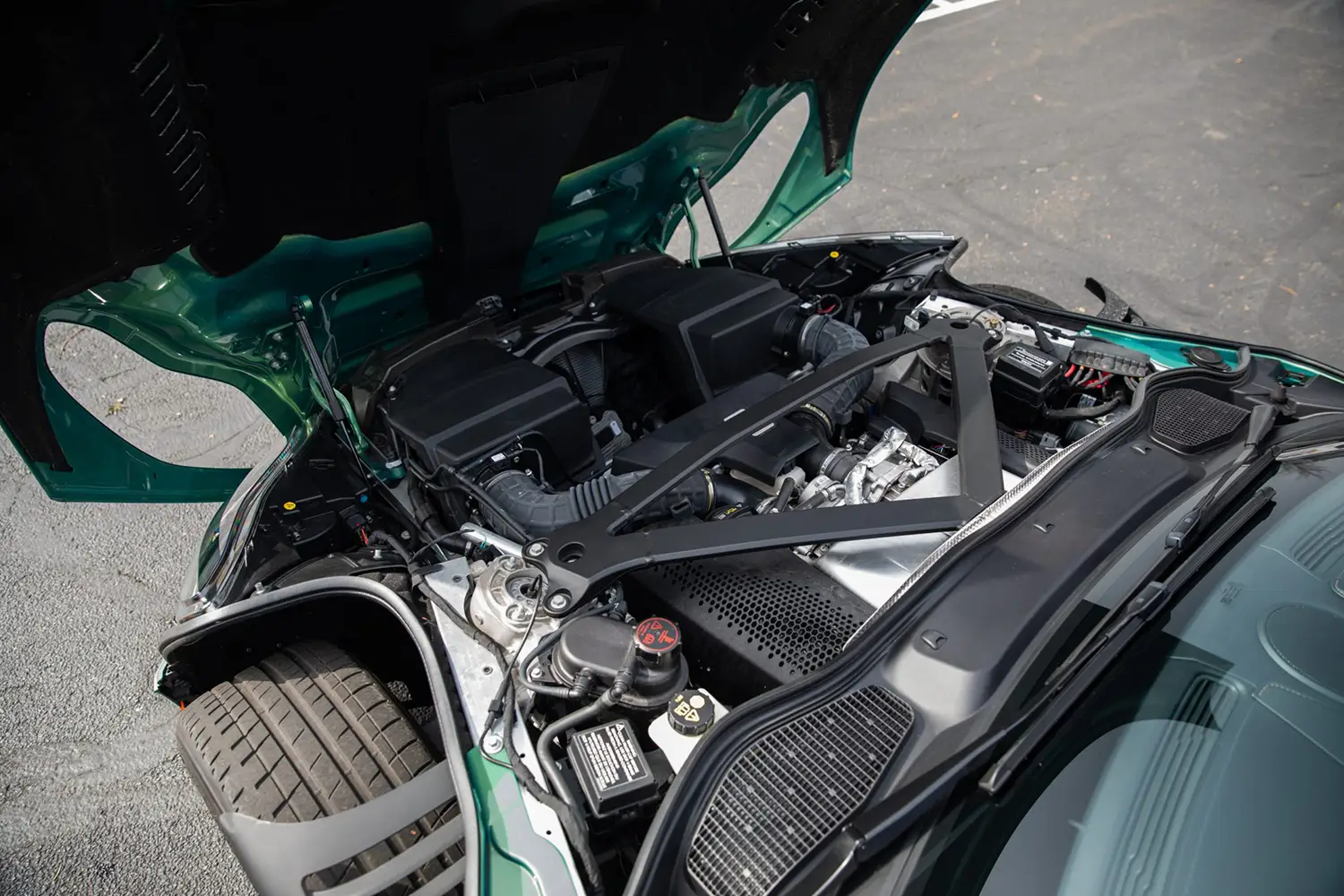 2022 Aston Martin DB11 V8