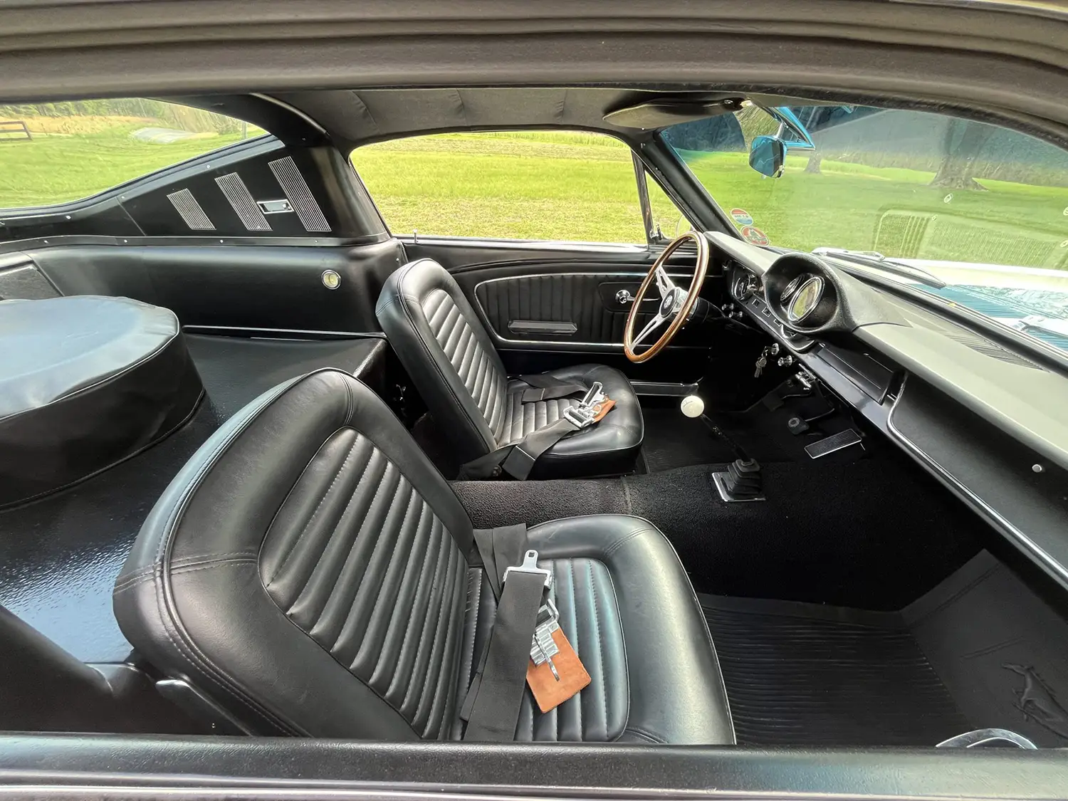 1965 Ford Mustang - Photo 9