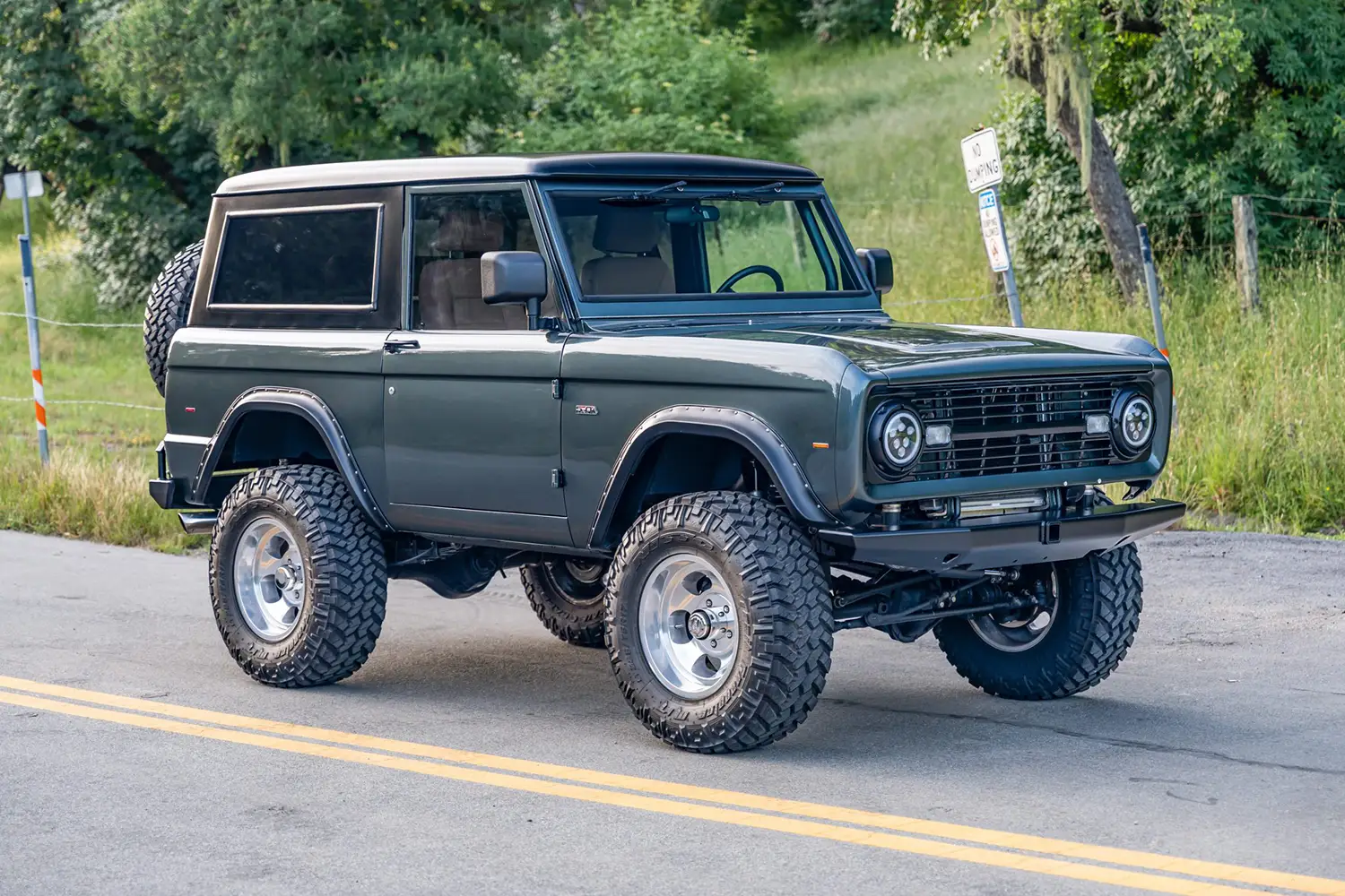 1973 Ford Bronco - Photo 10