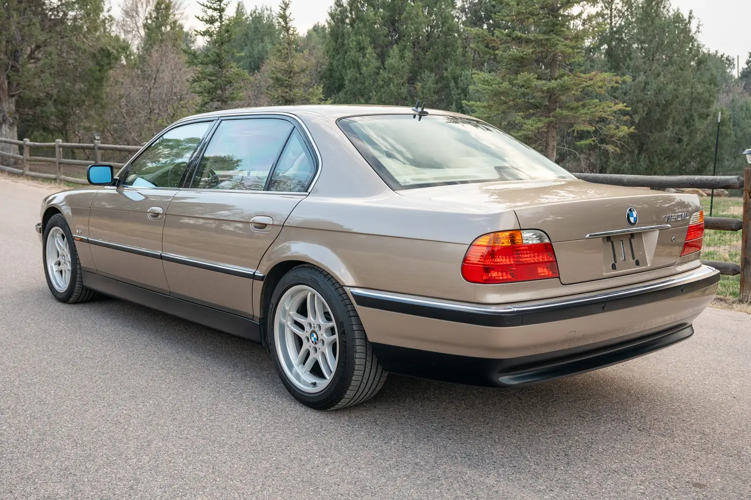 2000 BMW 750iL