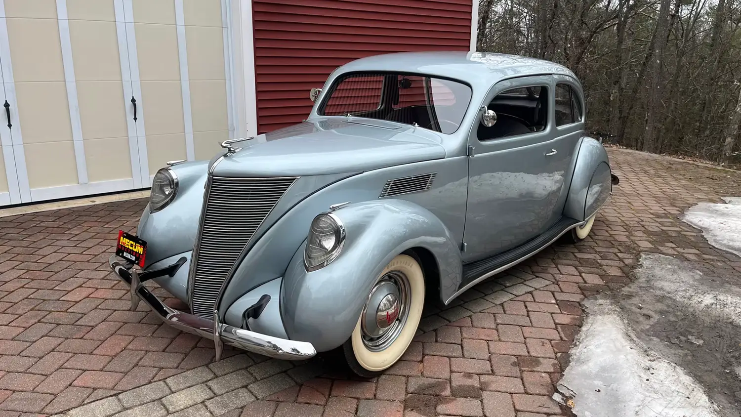 1937 Lincoln Zephyr Coupe Sedan