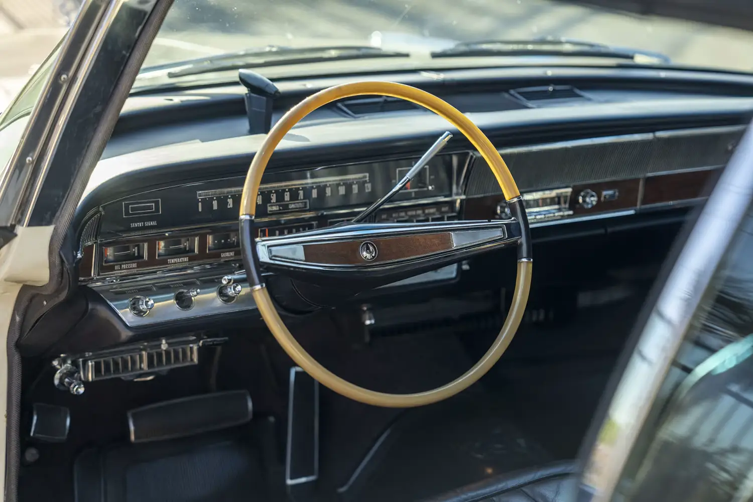 1965 Chrysler Imperial Convertible