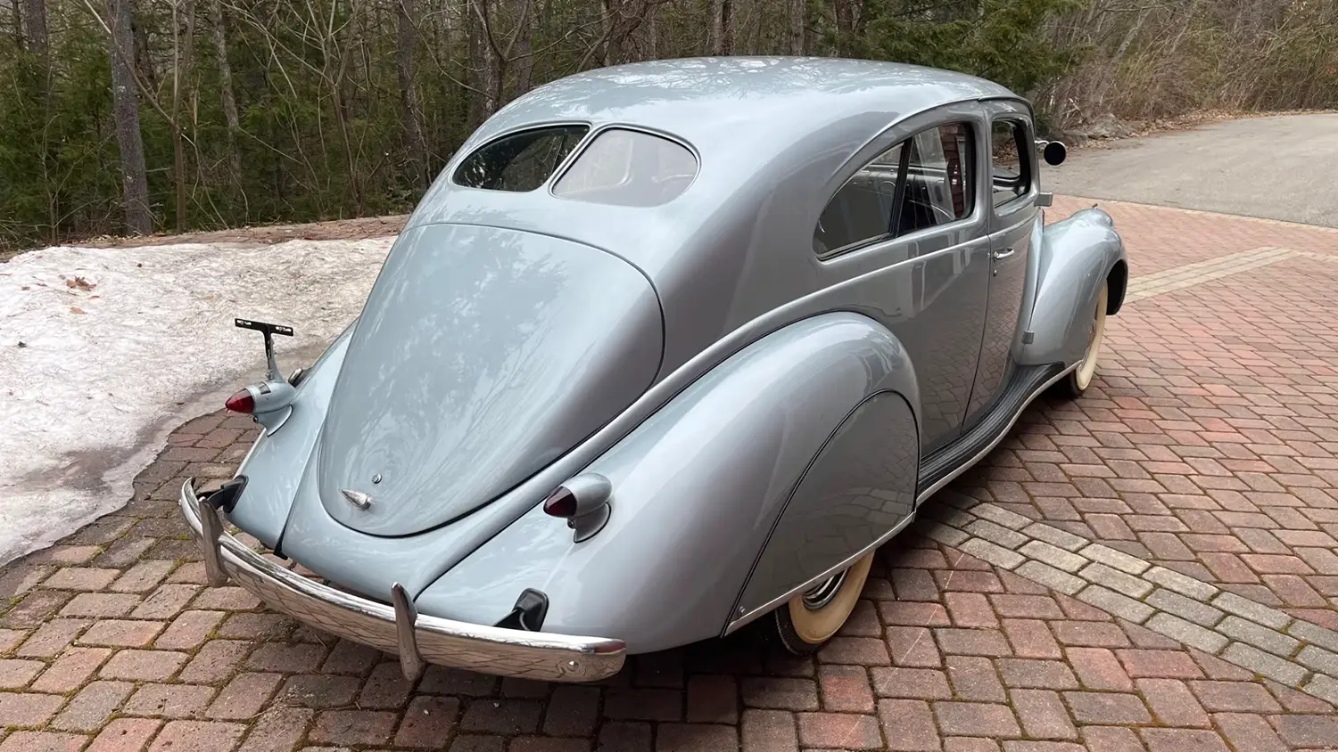 1937 Lincoln Zephyr Coupe Sedan