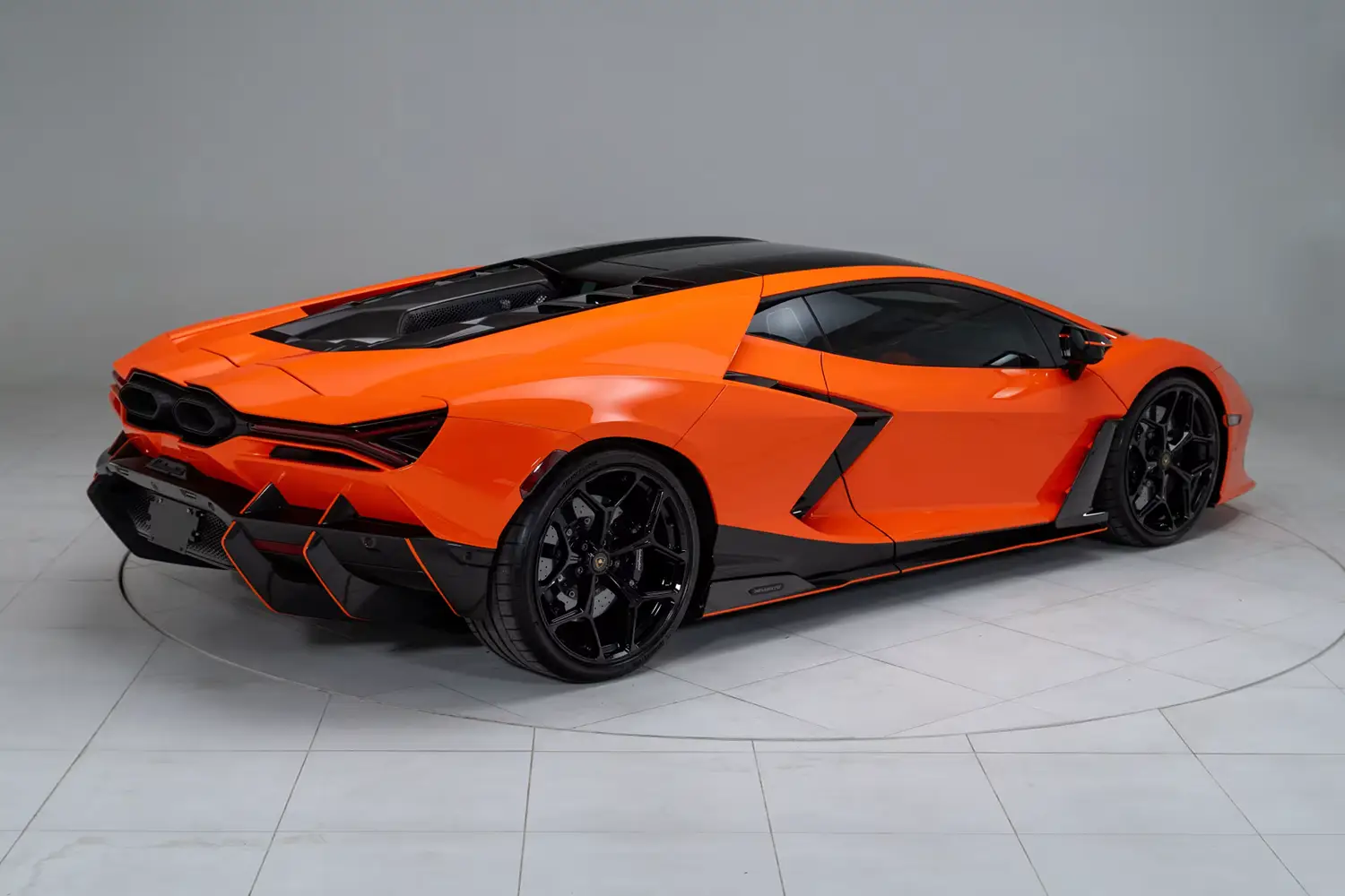 2024 Lamborghini Revuelto