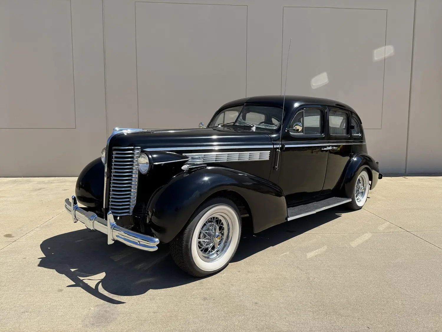 1938 Buick Series 40 Special - Photo 9