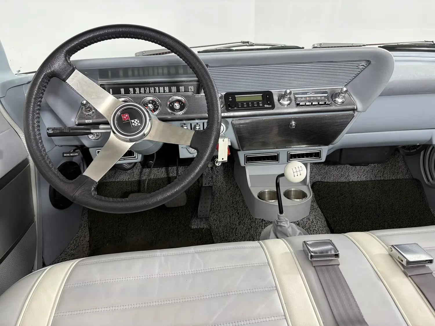 1961 Chevrolet Impala Convertible - Photo 10