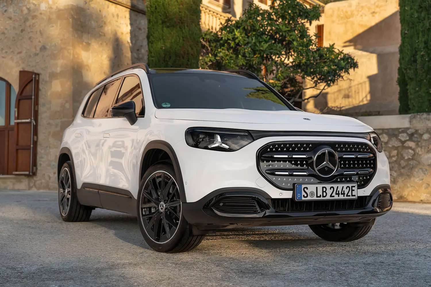2027 Mercedes-Benz GLB