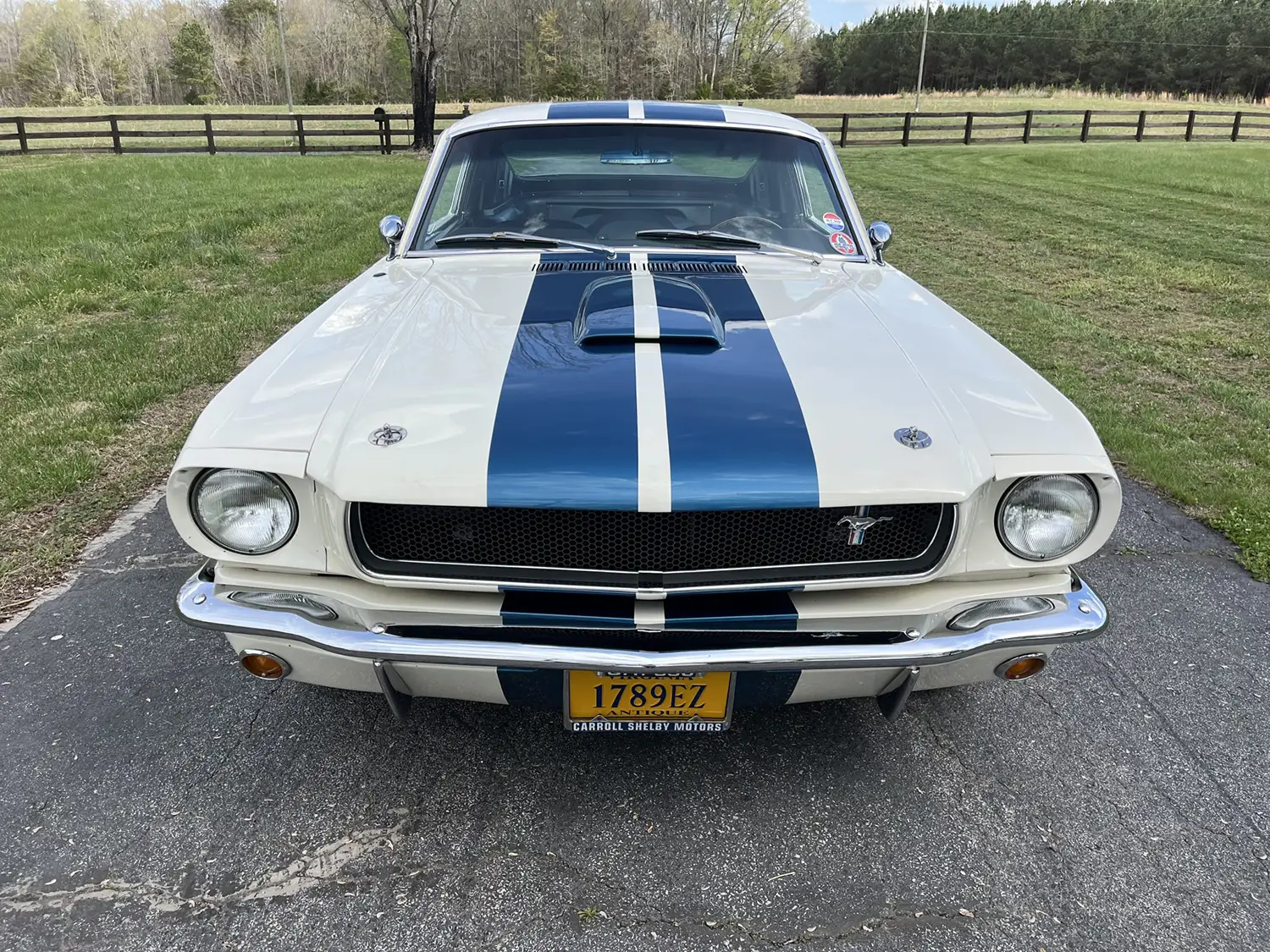 1965 Ford Mustang - Photo 10