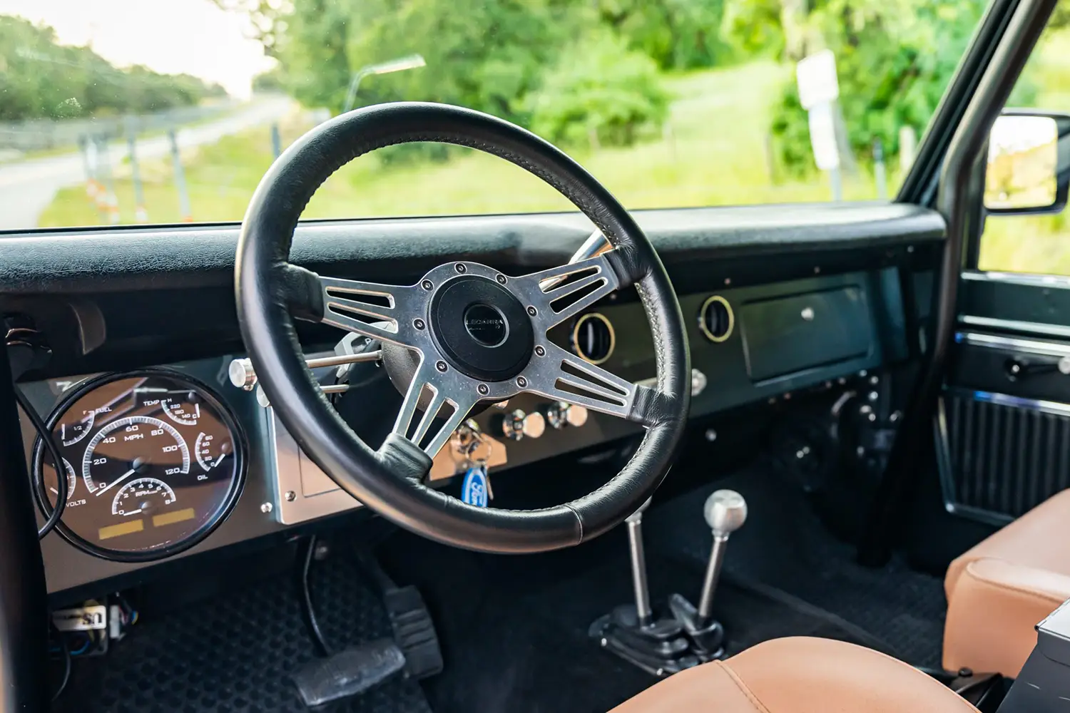 1973 Ford Bronco - Photo 11