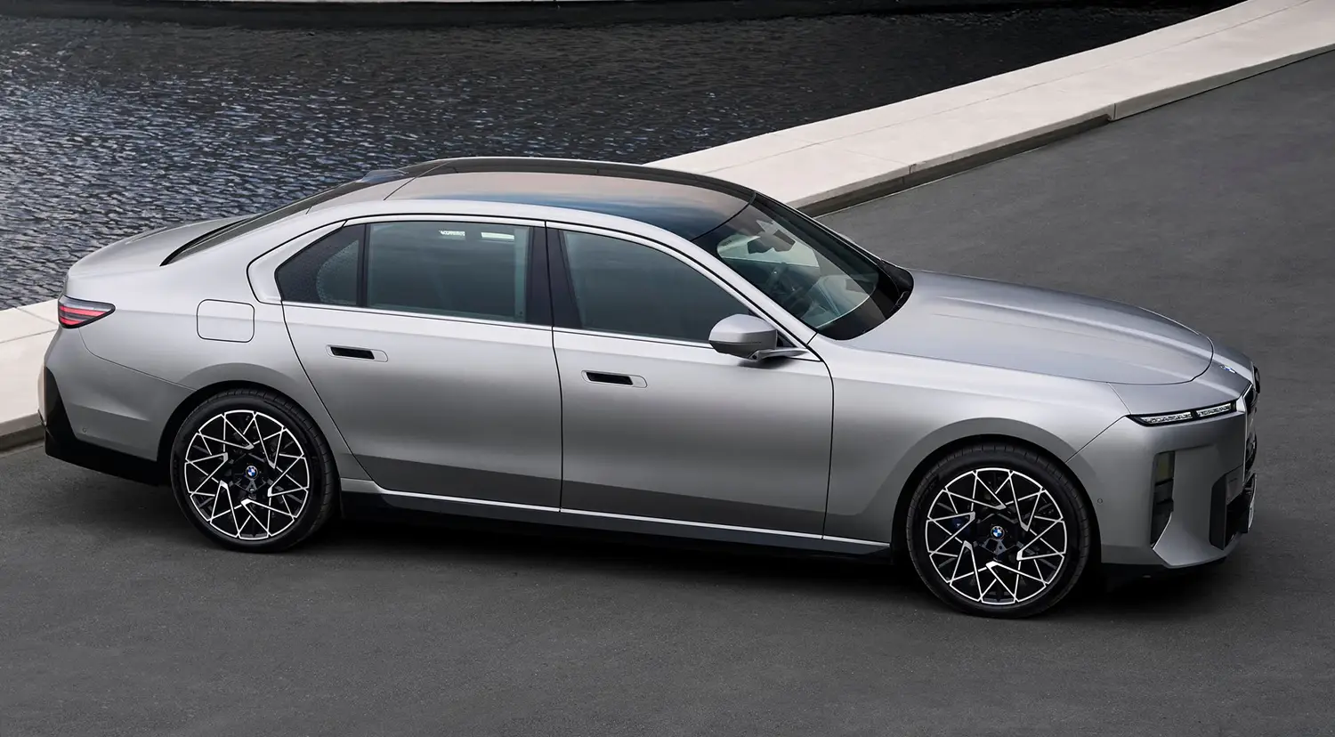 2027 BMW i7 - Photo 11