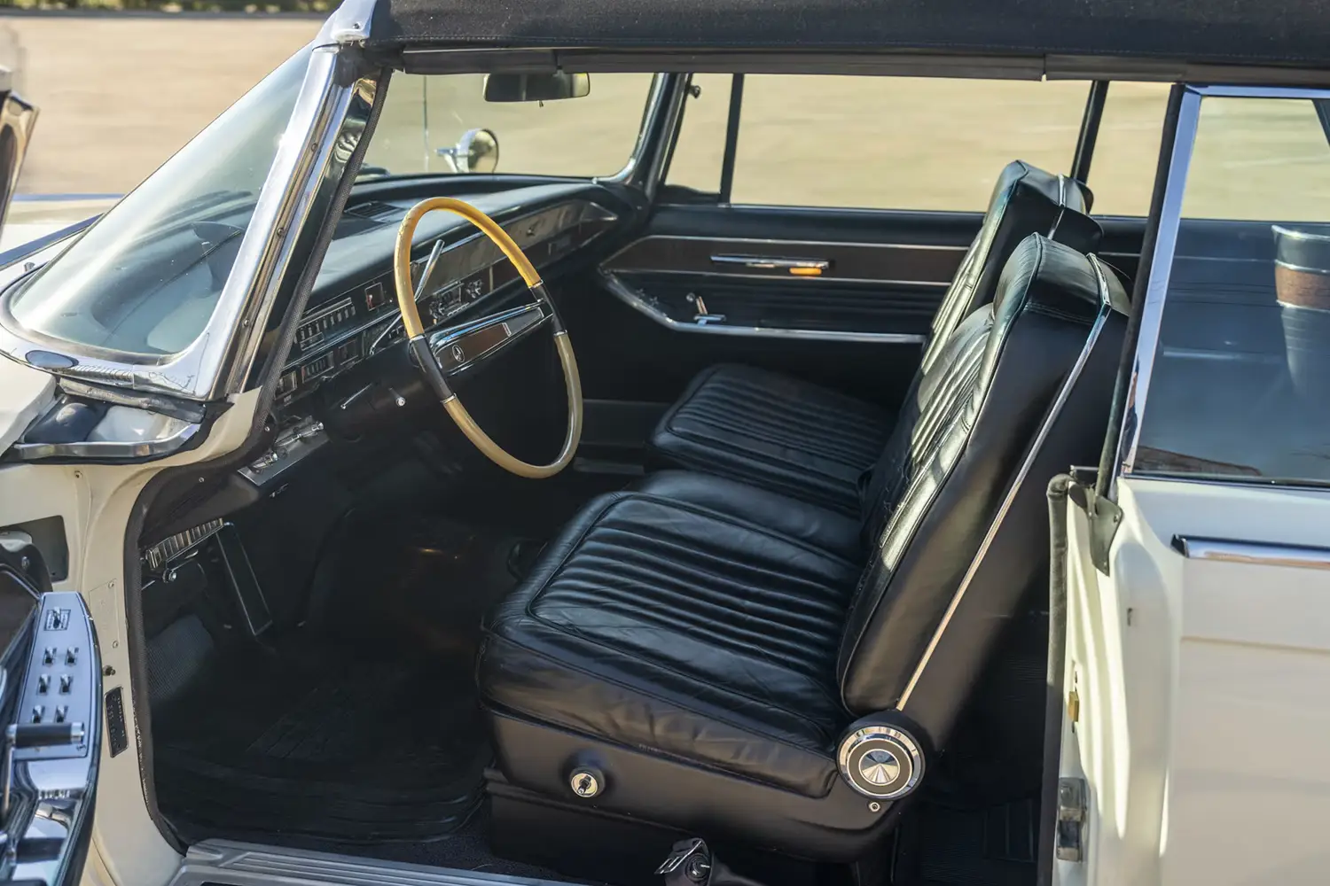 1965 Chrysler Imperial Convertible