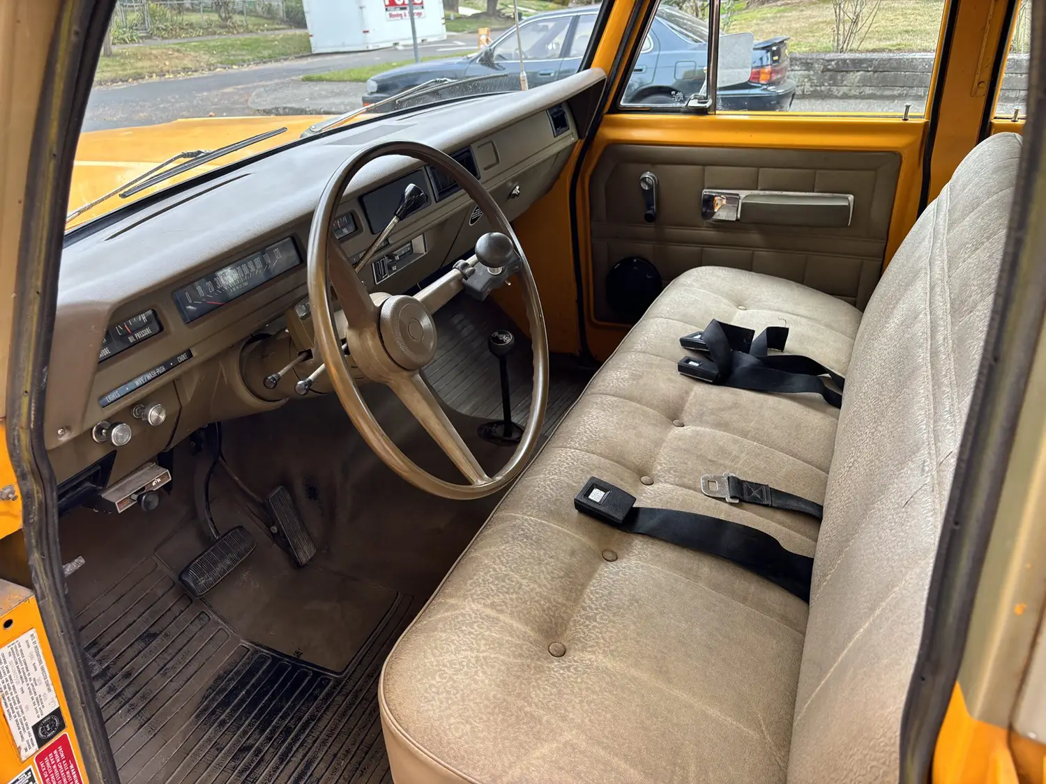 1974 International Harvester Travelall 100 Deluxe 4x4