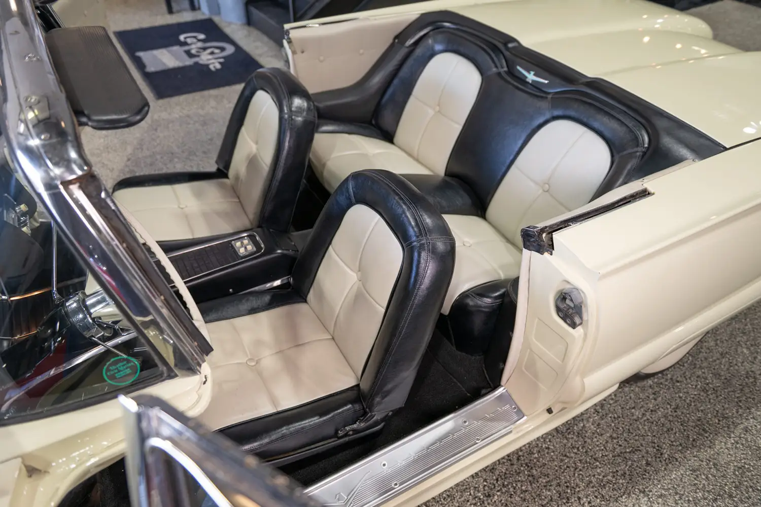 1960 Ford Thunderbird convertible