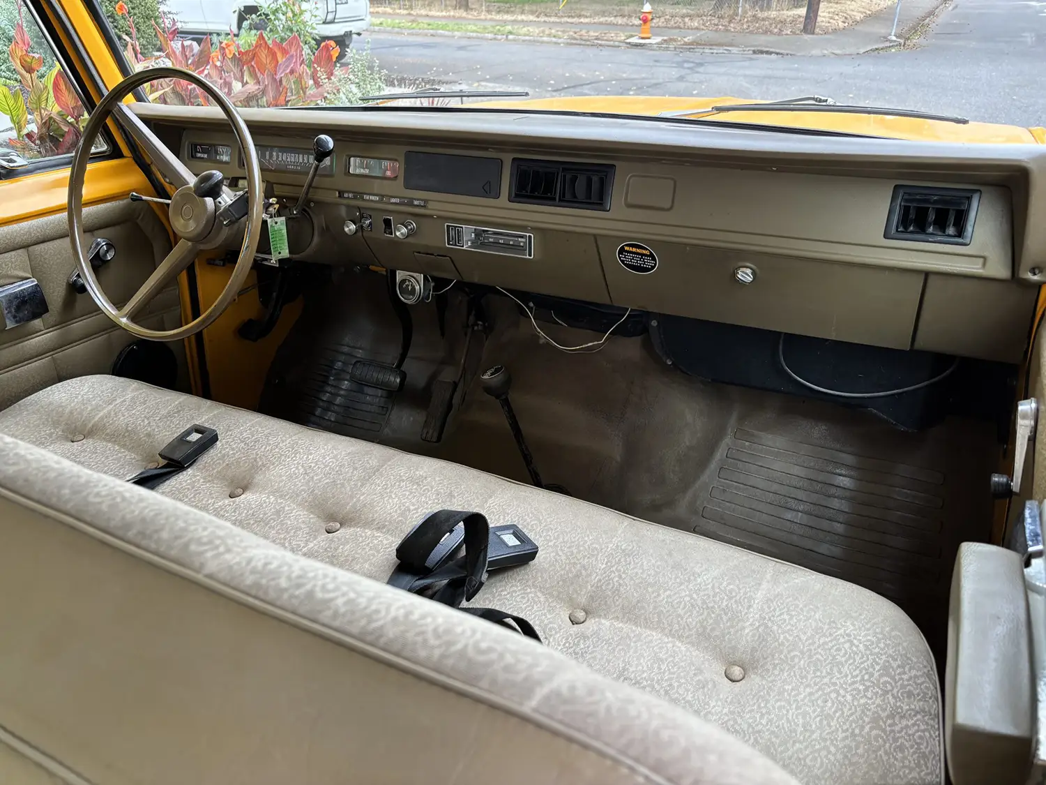 1974 International Harvester Travelall 100 Deluxe 4x4