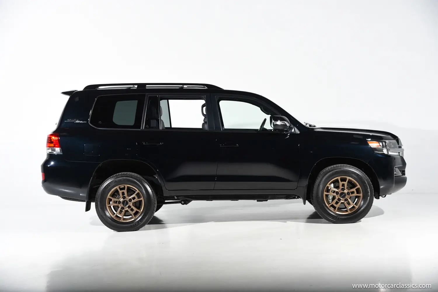 2021 Toyota Land Cruiser Heritage Edition - Photo 11