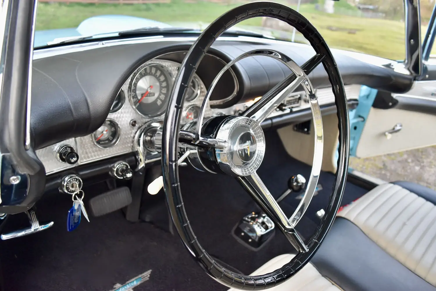 1957 Ford Thunderbird