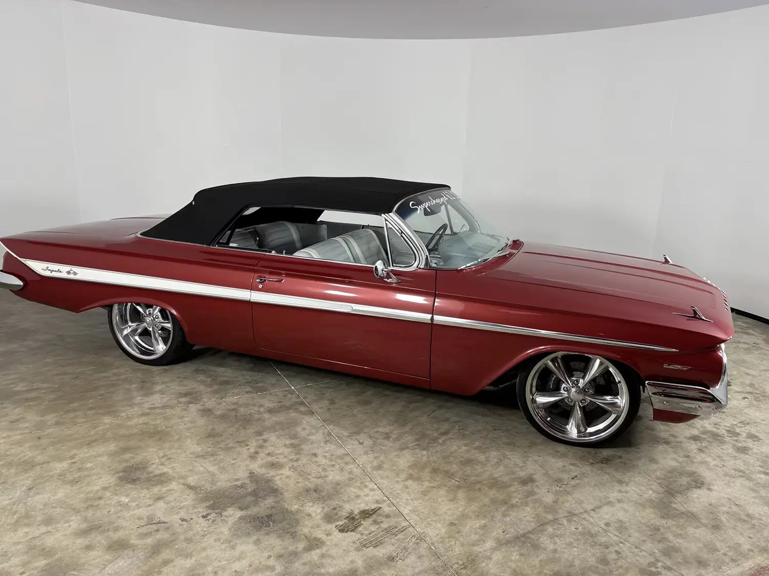 1961 Chevrolet Impala Convertible - Photo 12