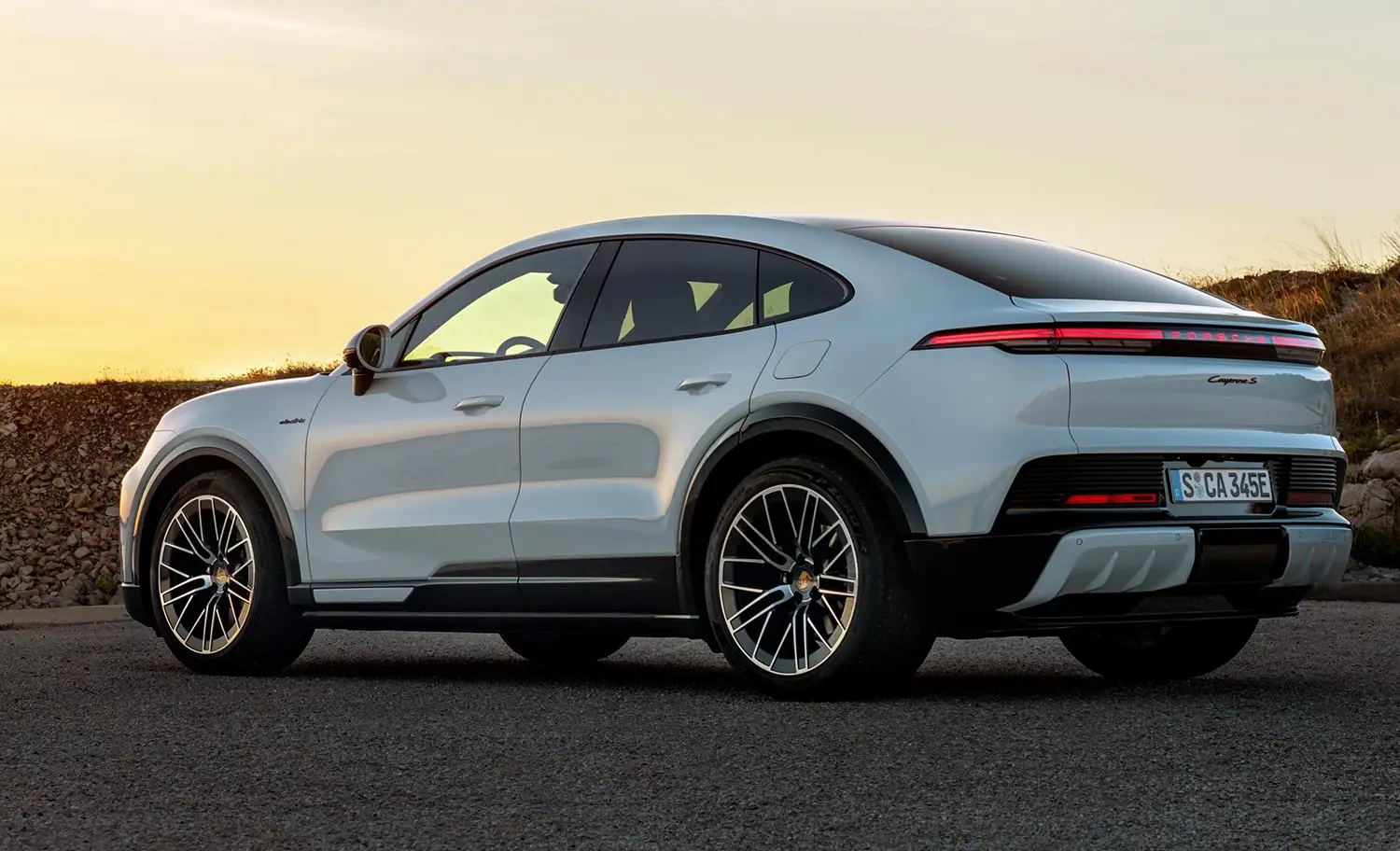 2026 Porsche Cayenne Turbo Coupe Electric - Photo 12
