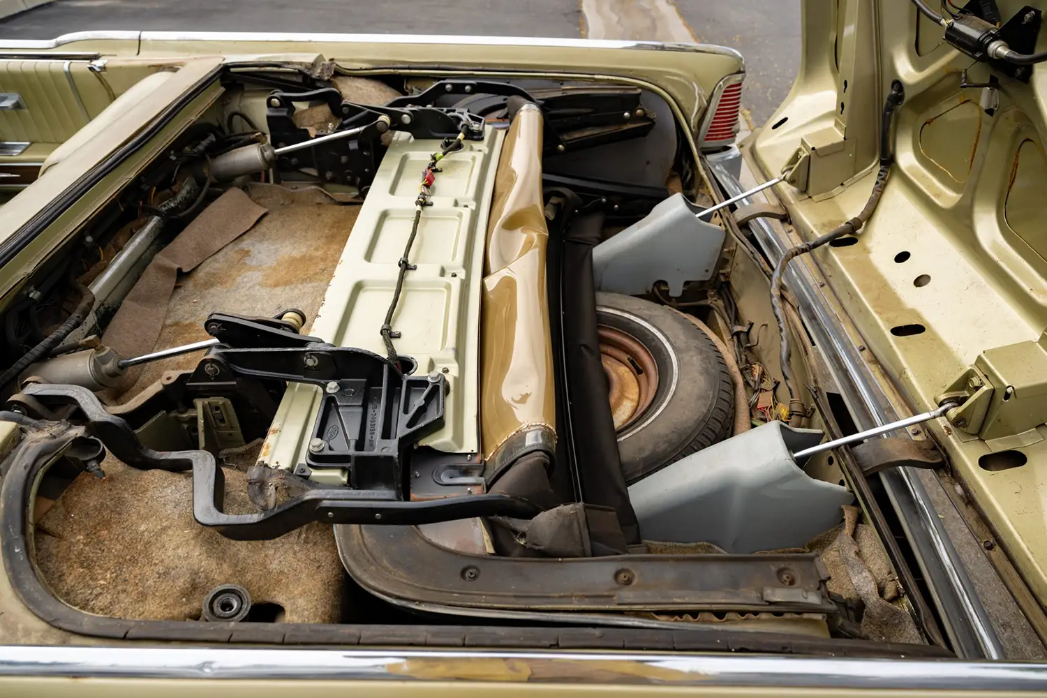 1965 Lincoln Continental Convertible - Photo 14