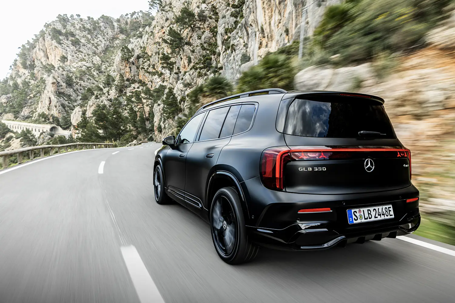 2027 Mercedes-Benz GLB