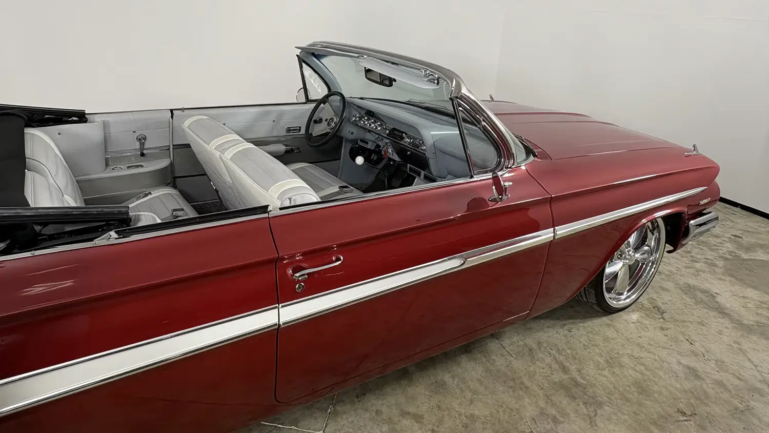 1961 Chevrolet Impala Convertible - Photo 16