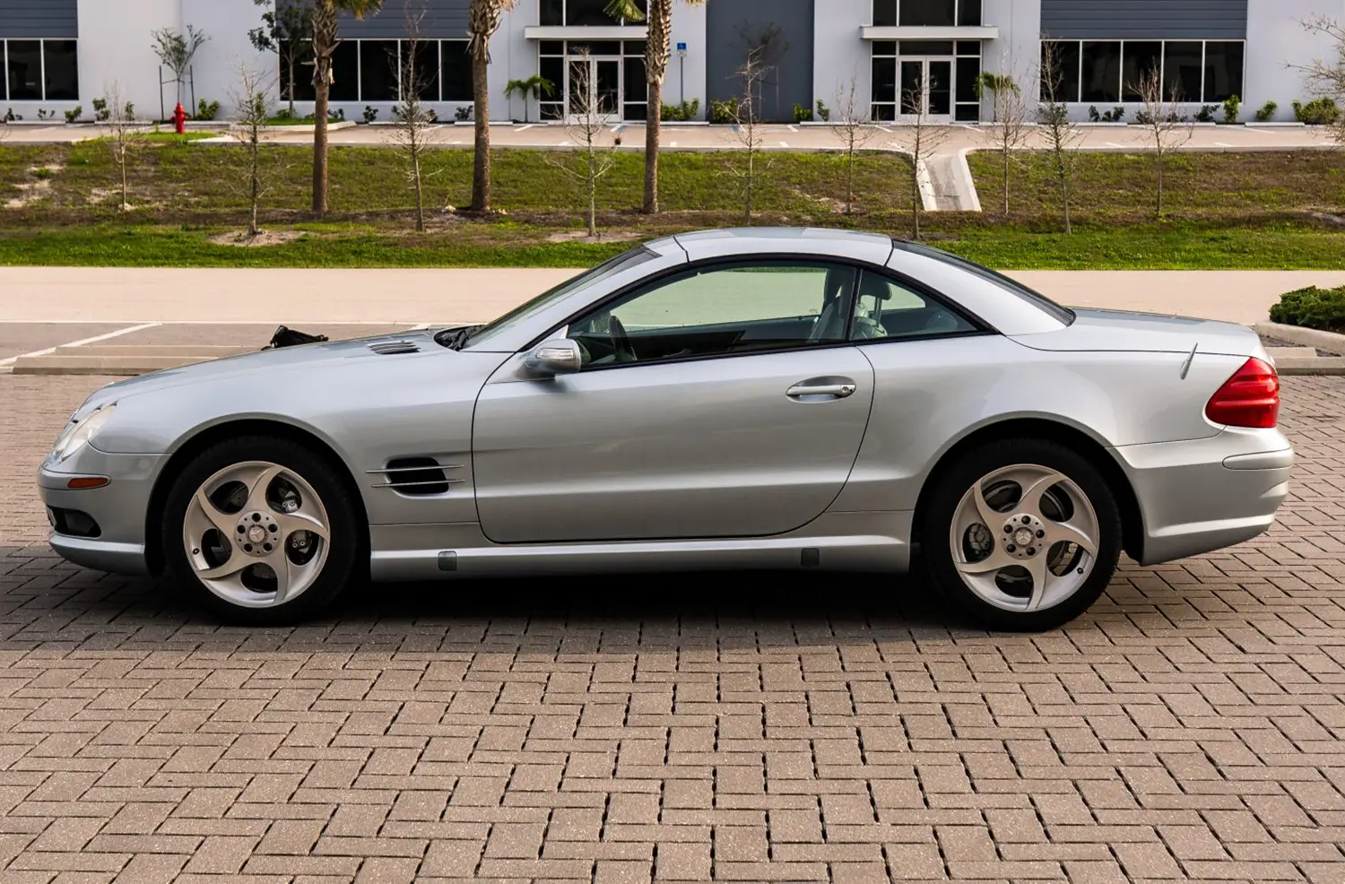 2004 Mercedes-Benz SL500 - Photo 3