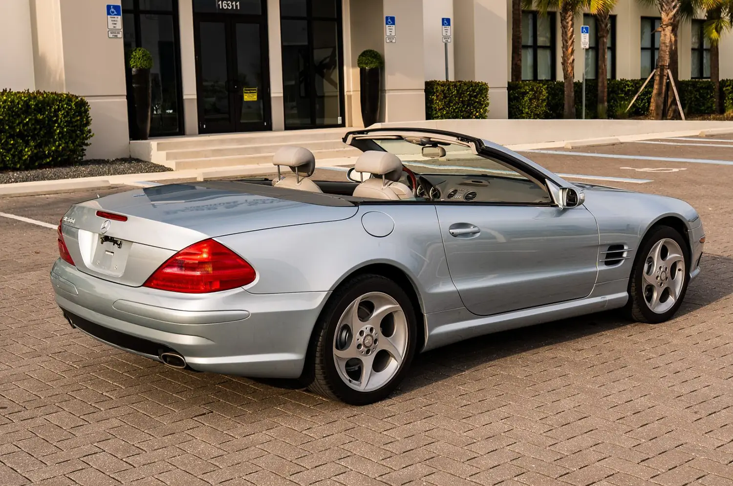 2004 Mercedes-Benz SL500 - Photo 11