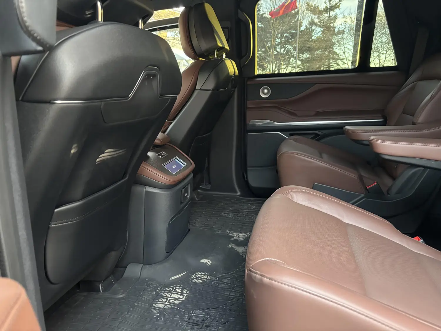 2025 Lincoln Navigator L - Photo 11