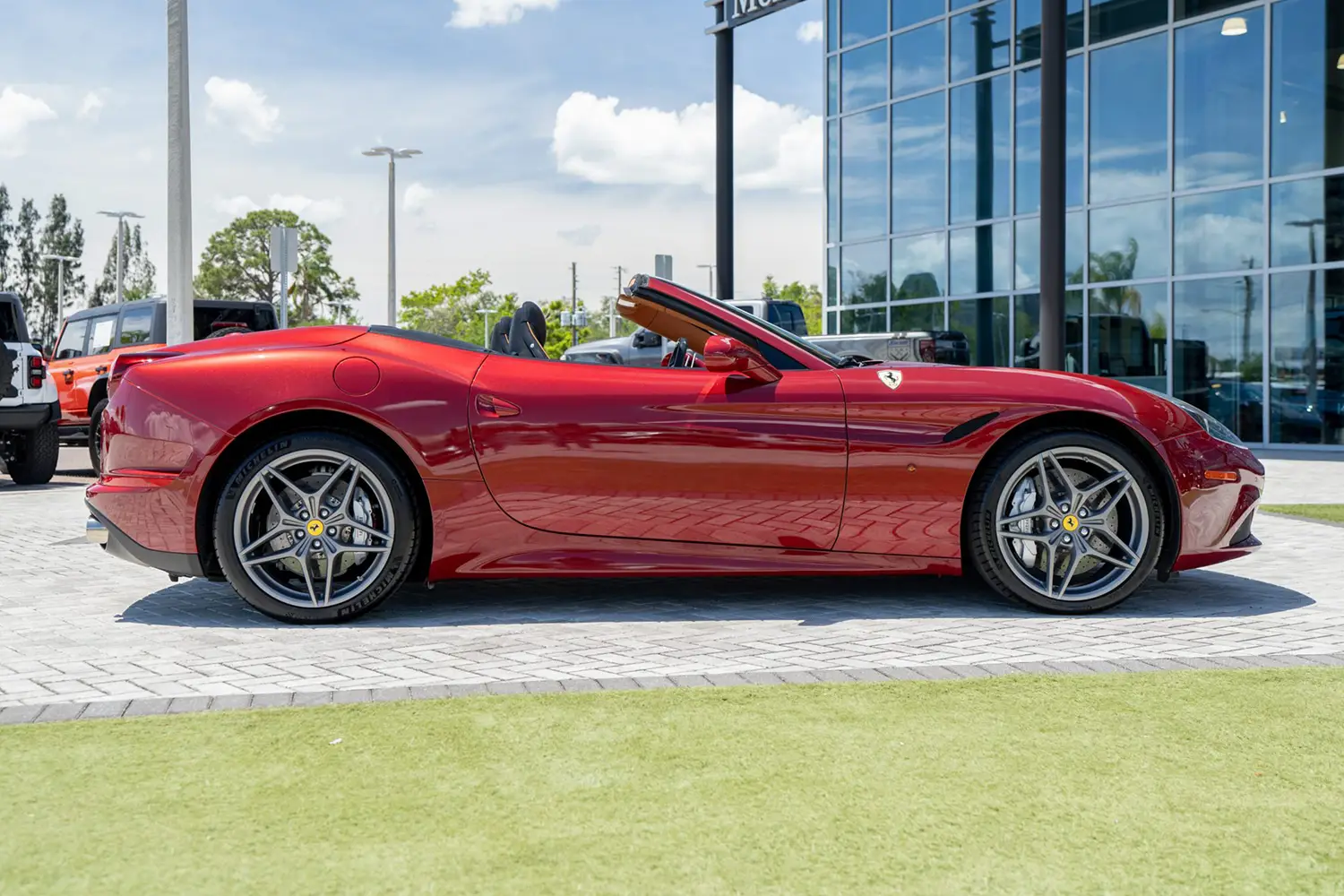 2015 Ferrari California T - Photo 8