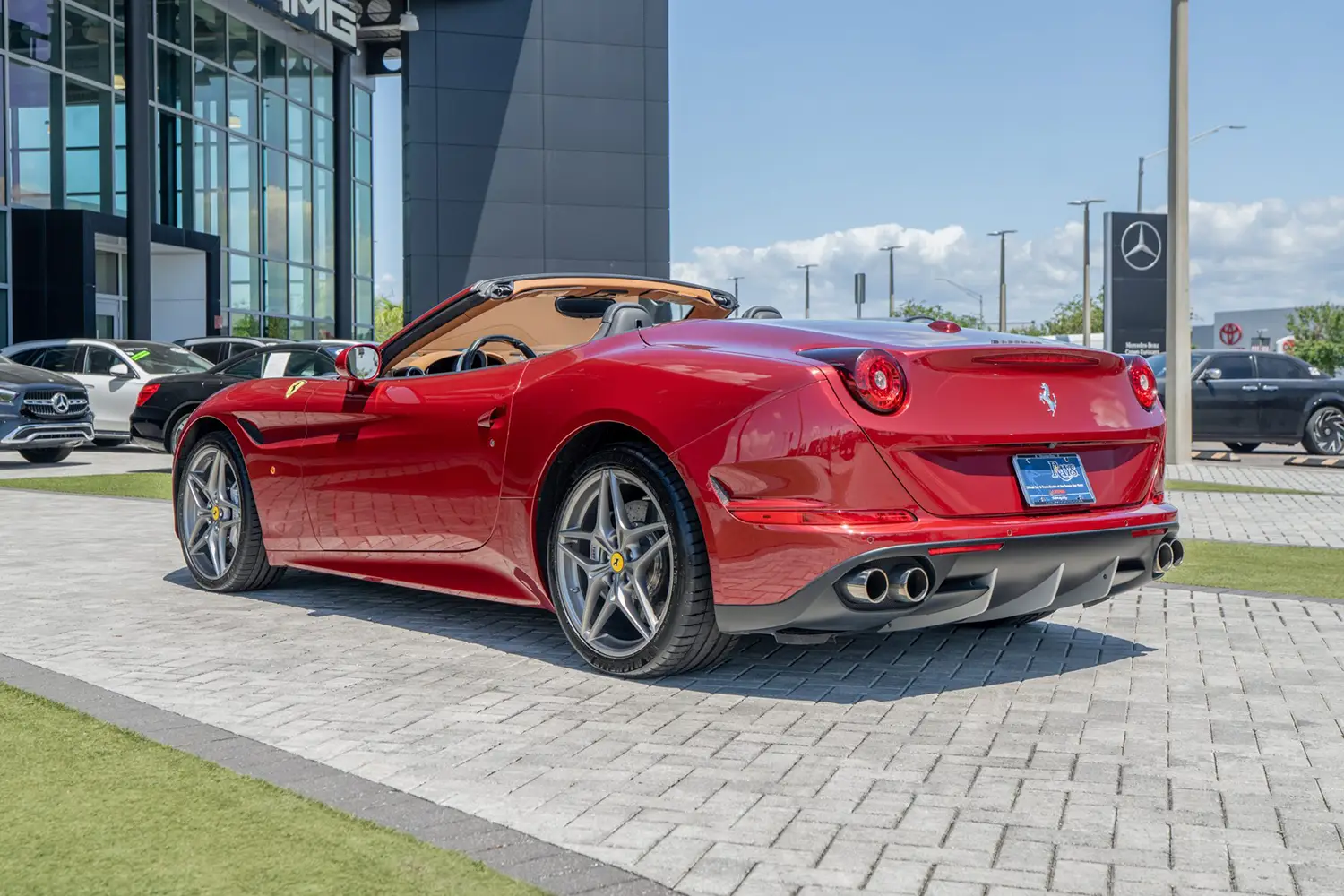 2015 Ferrari California T - Photo 12