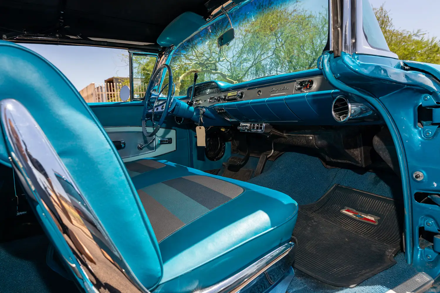 1958 Chevrolet Impala Convertible - Photo 4