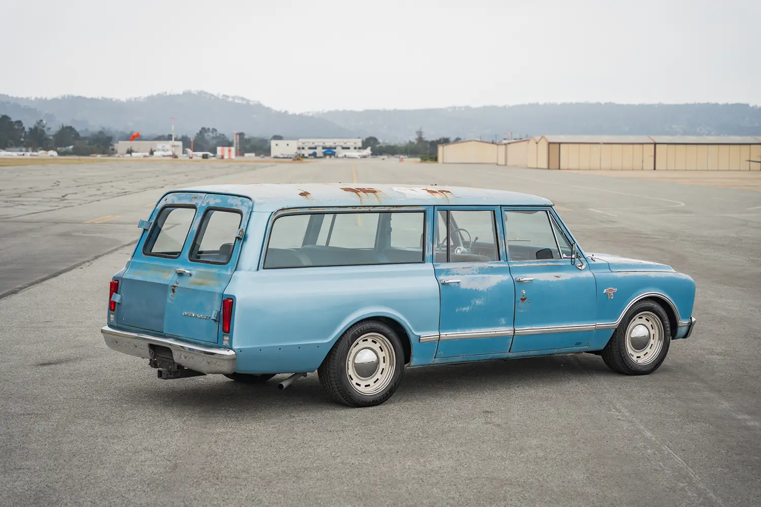 1967 Chevrolet C10 Suburban - Photo 3