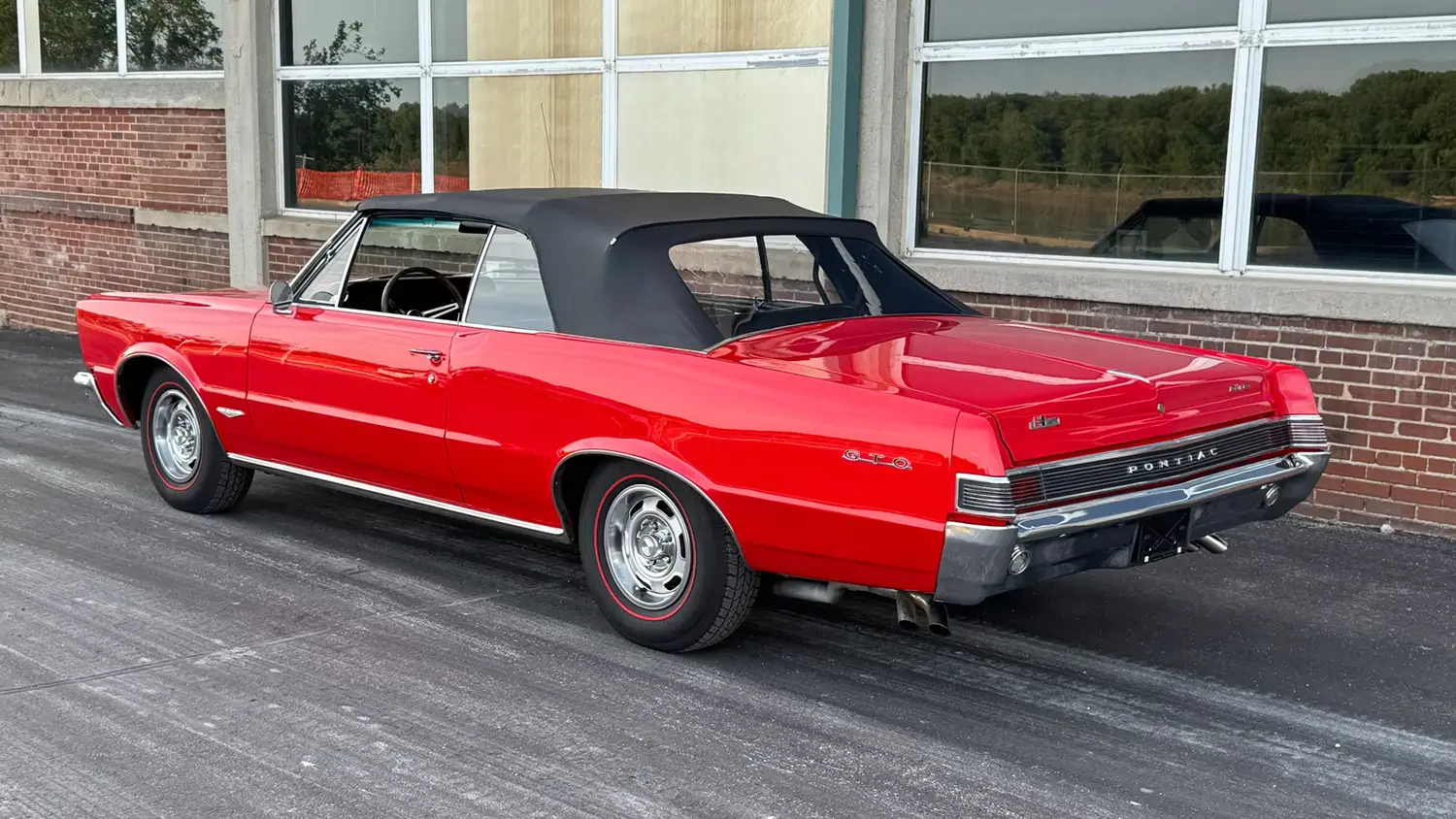 1965 Pontiac GTO Convertible - Photo 3