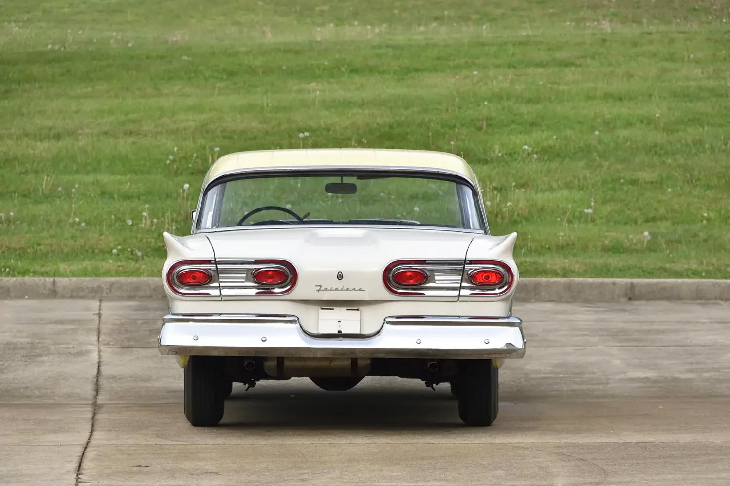 1958 Ford Fairlane 500 Hardtop - Photo 3