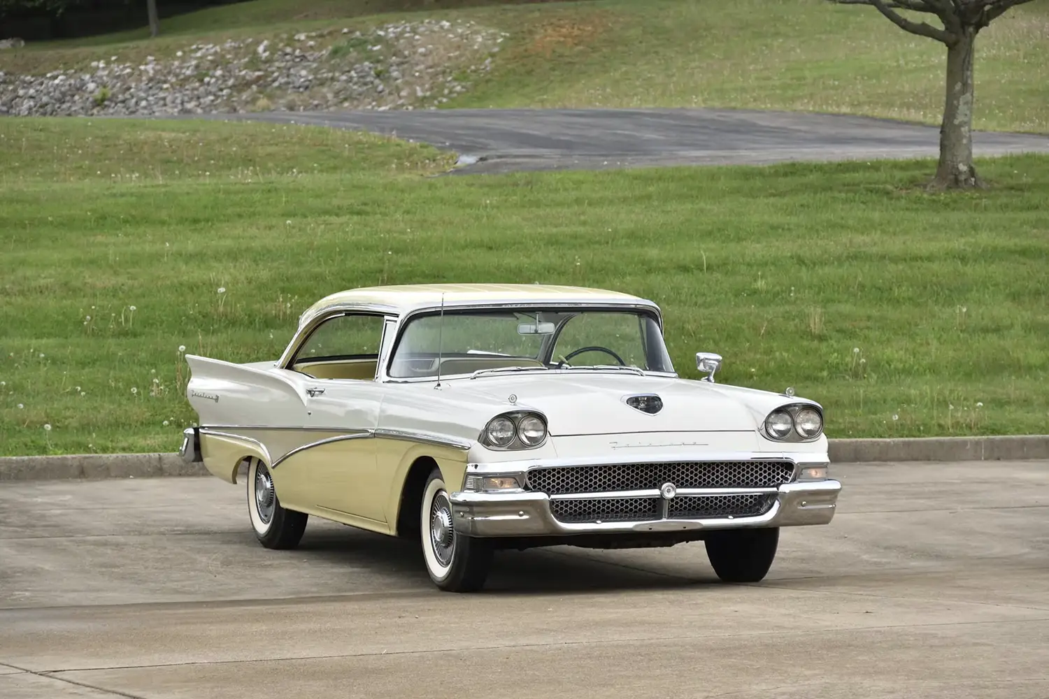1958 Ford Fairlane 500 Hardtop - Photo 9
