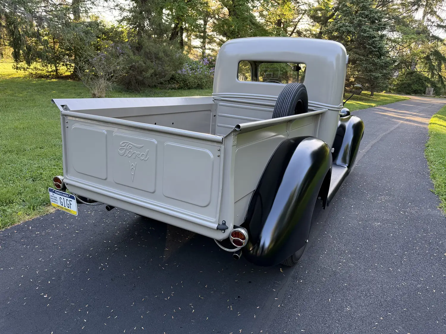 1938 Ford Pickup - Photo 3