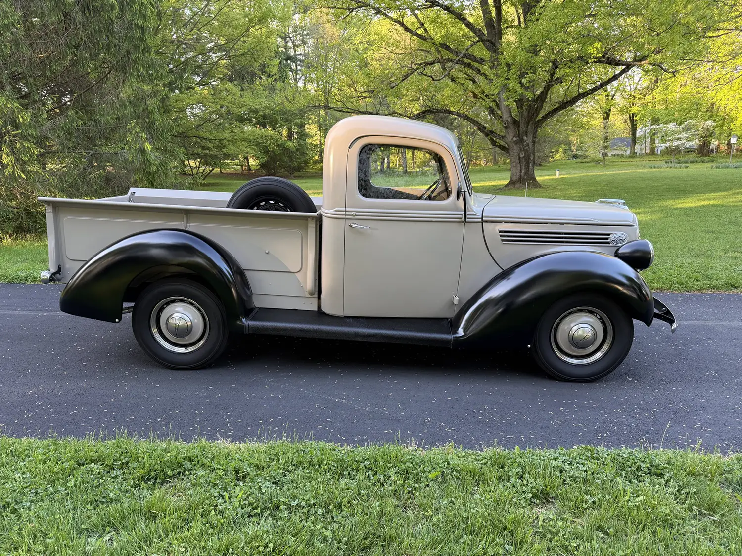 1938 Ford Pickup - Photo 10
