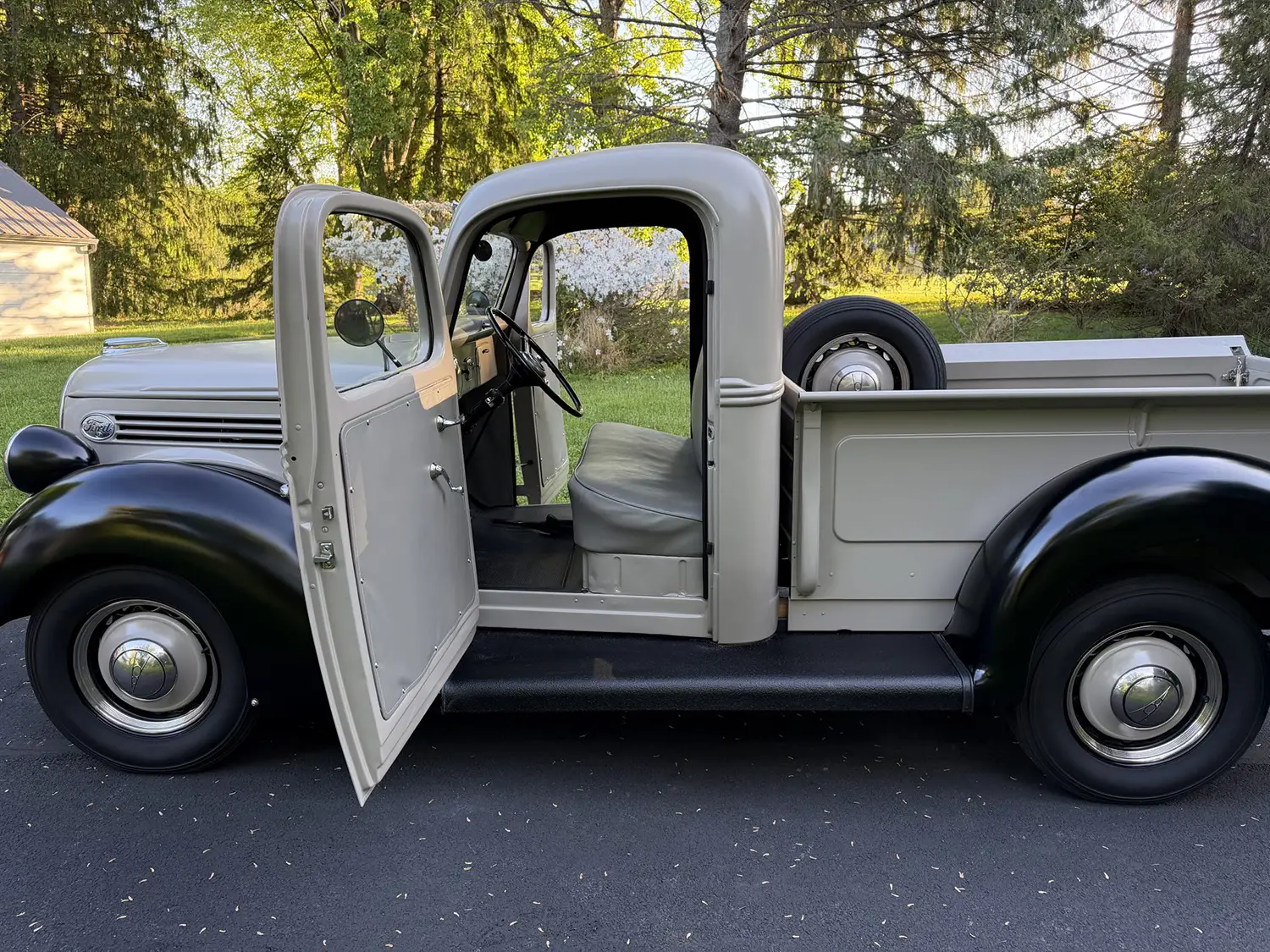 1938 Ford Pickup - Photo 11