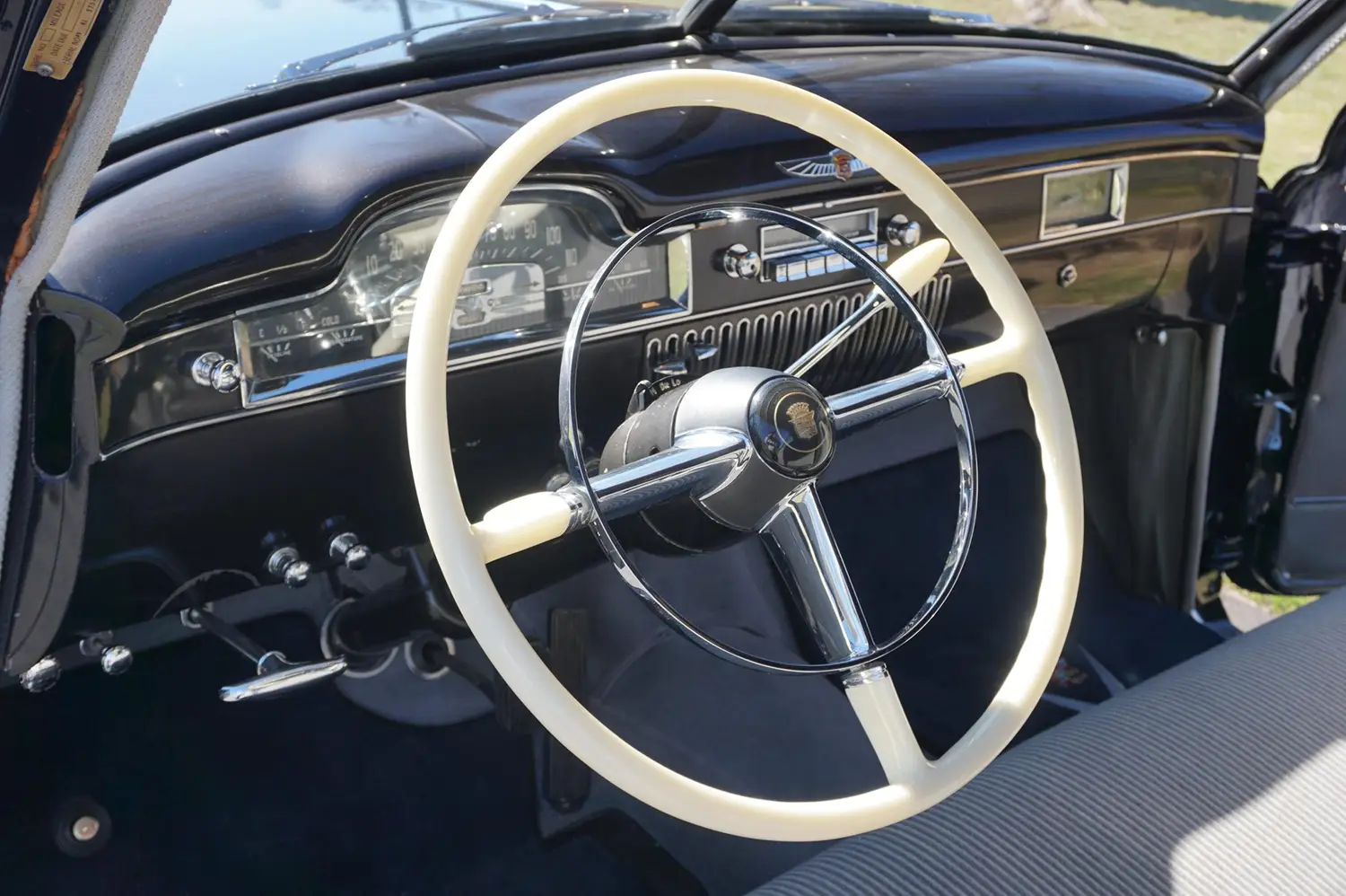 1949 Cadillac Series 61 Club Coupe - Photo 9