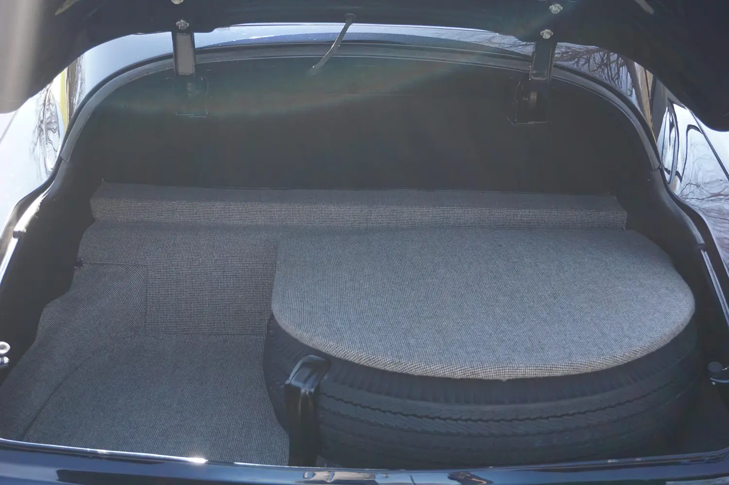 1949 Cadillac Series 61 Club Coupe - Photo 10