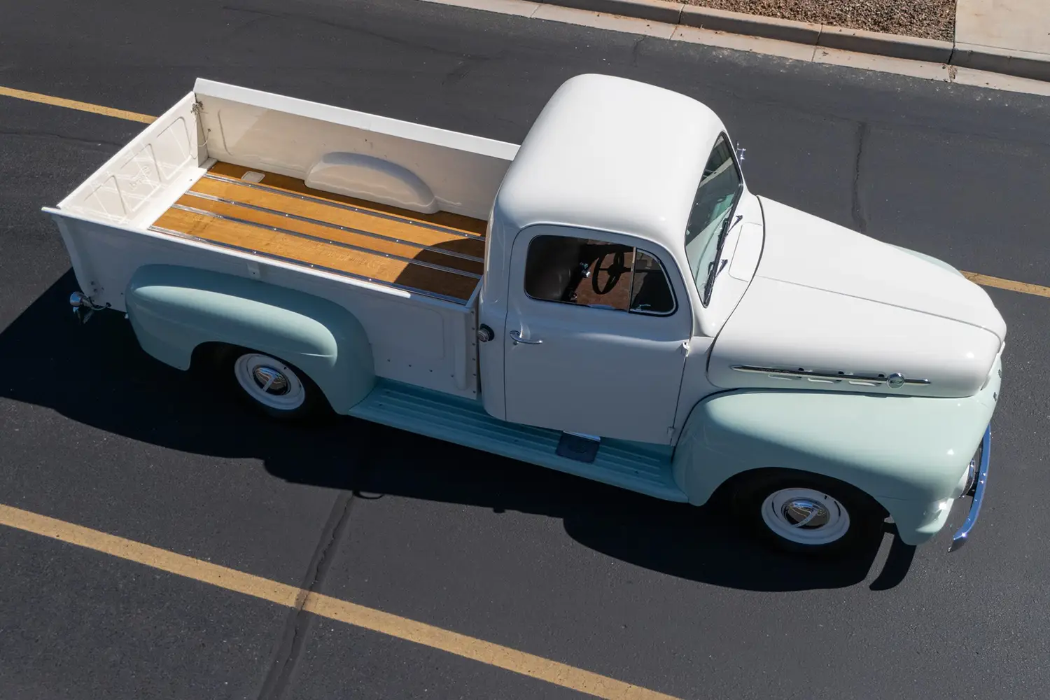 1952 Ford F-2 pickup - Photo 8