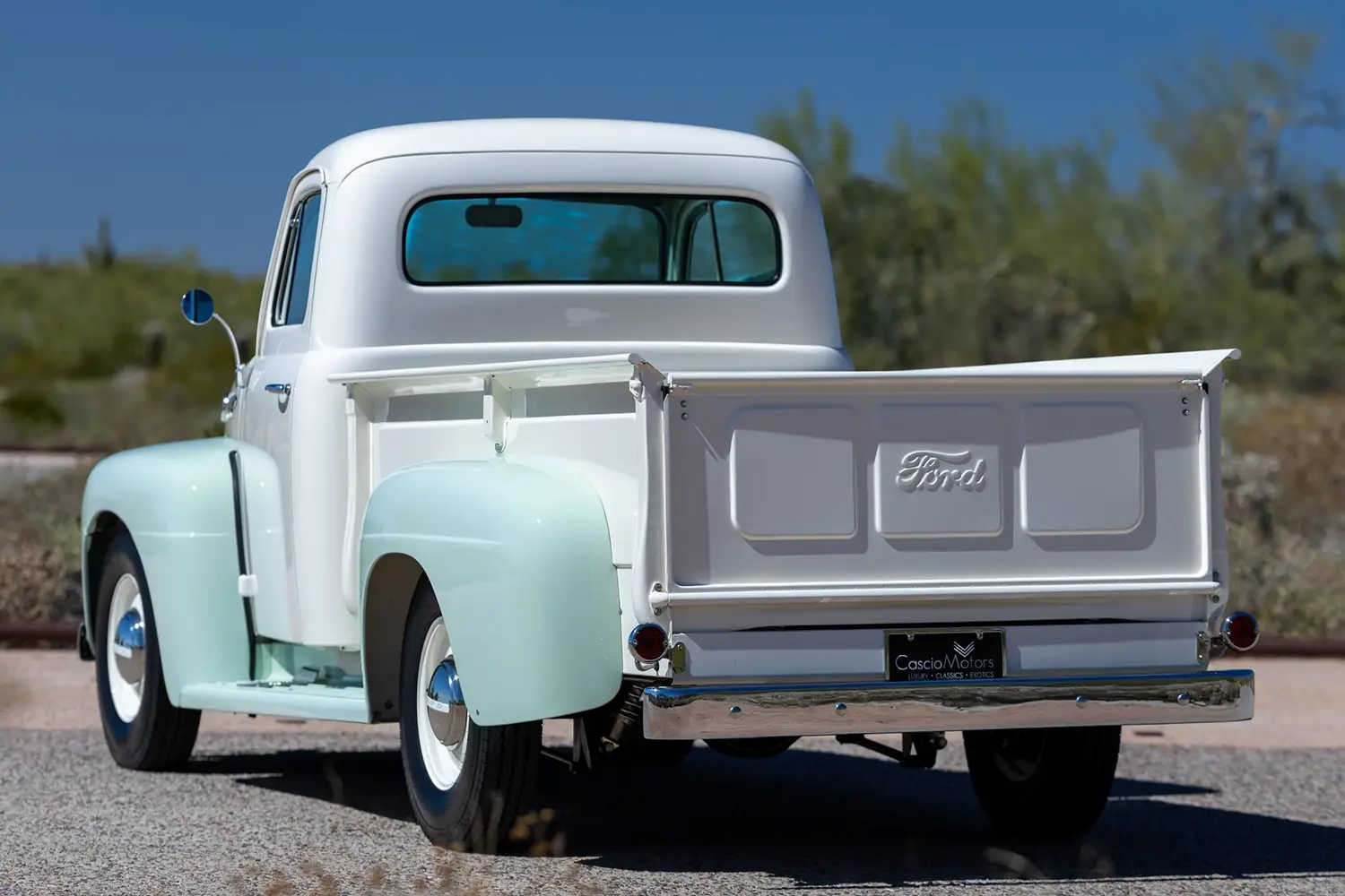 1952 Ford F-2 pickup - Photo 11