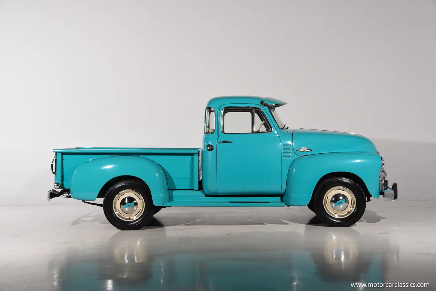 1955 Chevrolet 3100 Pickup - Photo 2