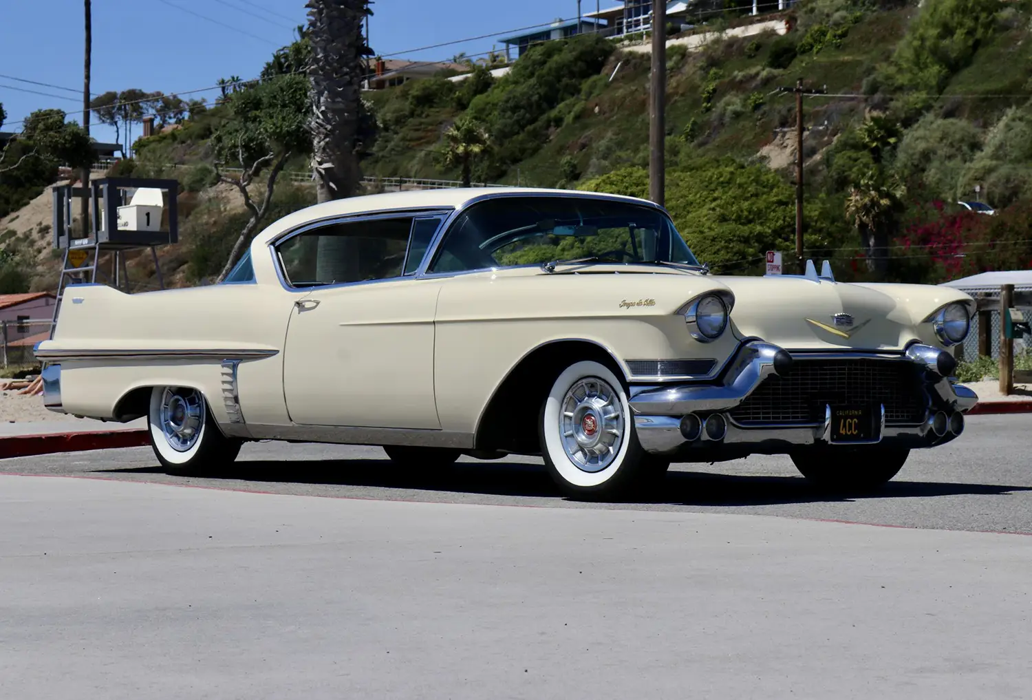 1957 Cadillac Series 62 Coupe de Ville - Photo 9