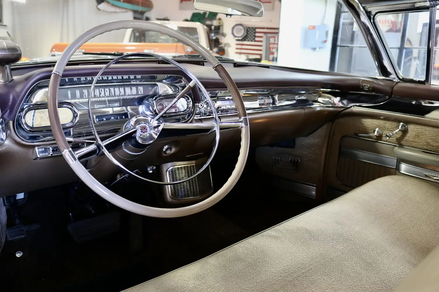 1957 Cadillac Series 62 Coupe de Ville - Photo 4