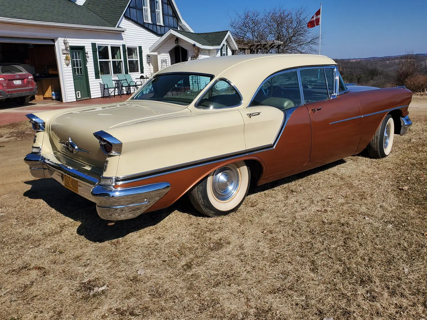 1957 Oldsmobile Golden Rocket 88 Holiday Sedan - Photo 3