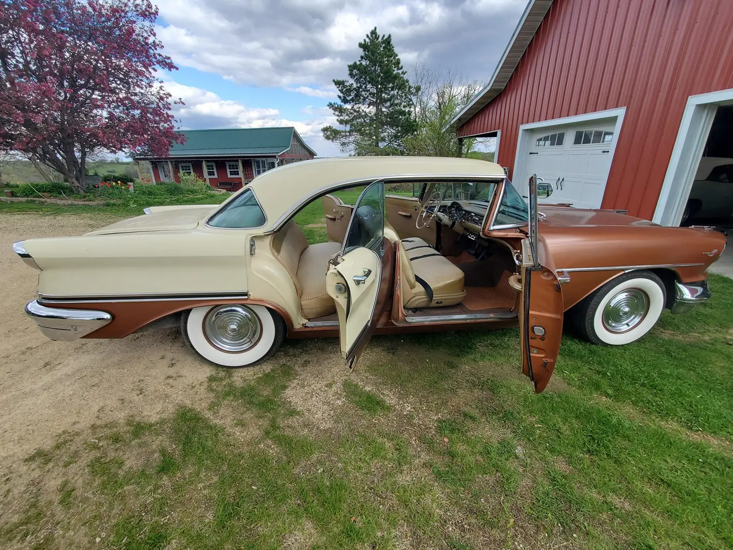 1957 Oldsmobile Golden Rocket 88 Holiday Sedan - Photo 11