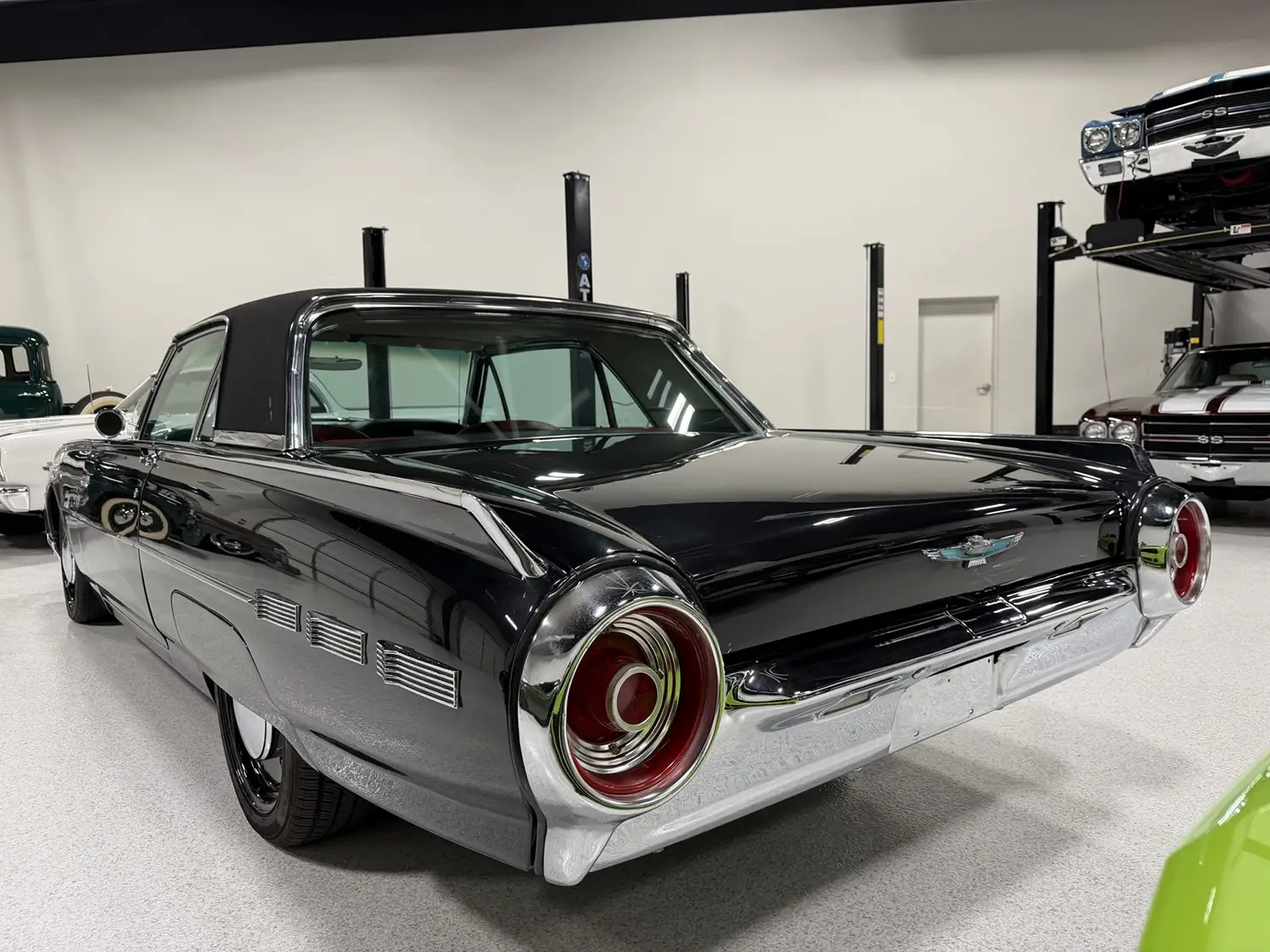 1962 Ford Thunderbird Landau - Photo 3