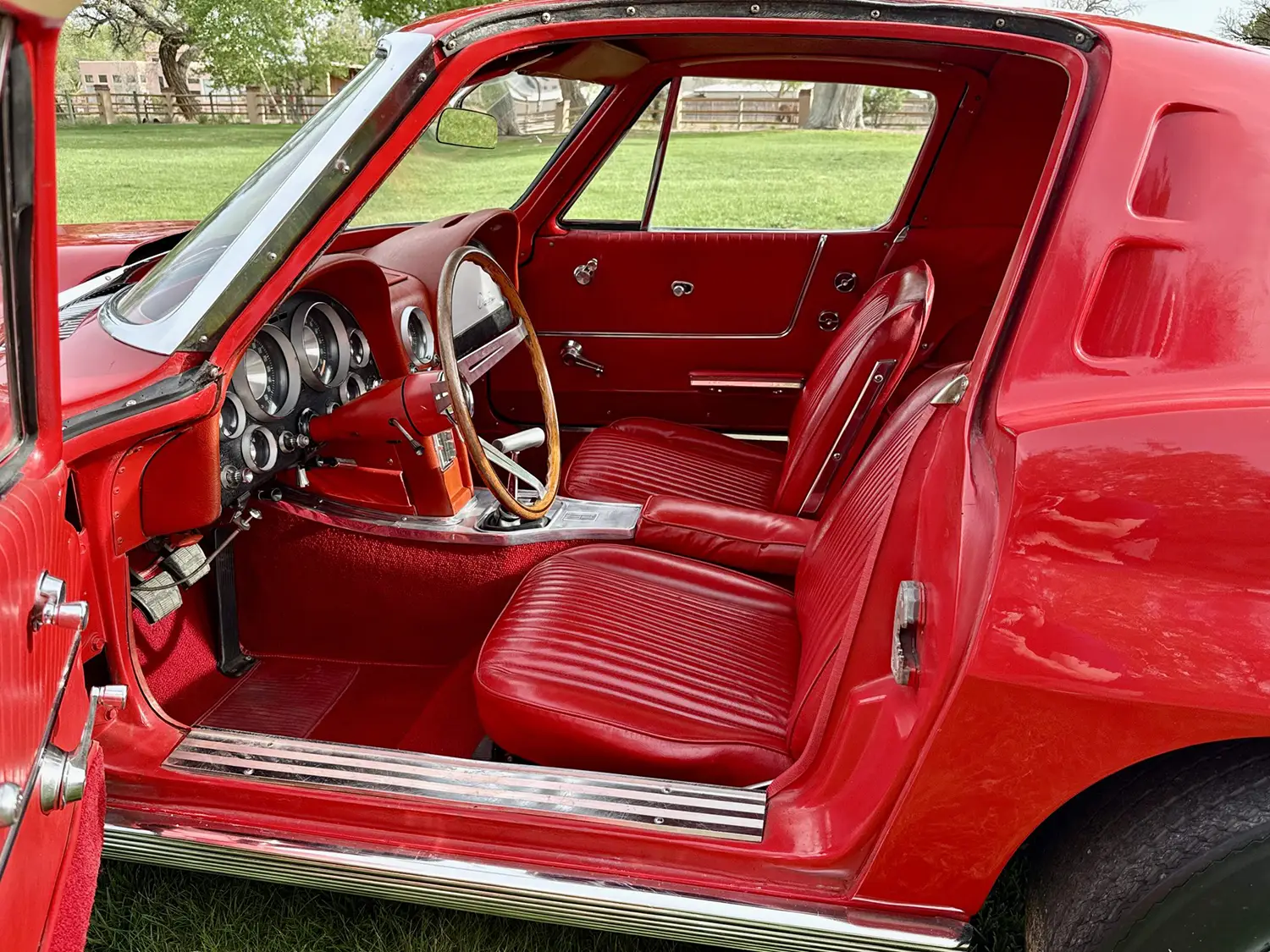 1963 Chevrolet Corvette Split-Window Coupe - Photo 4