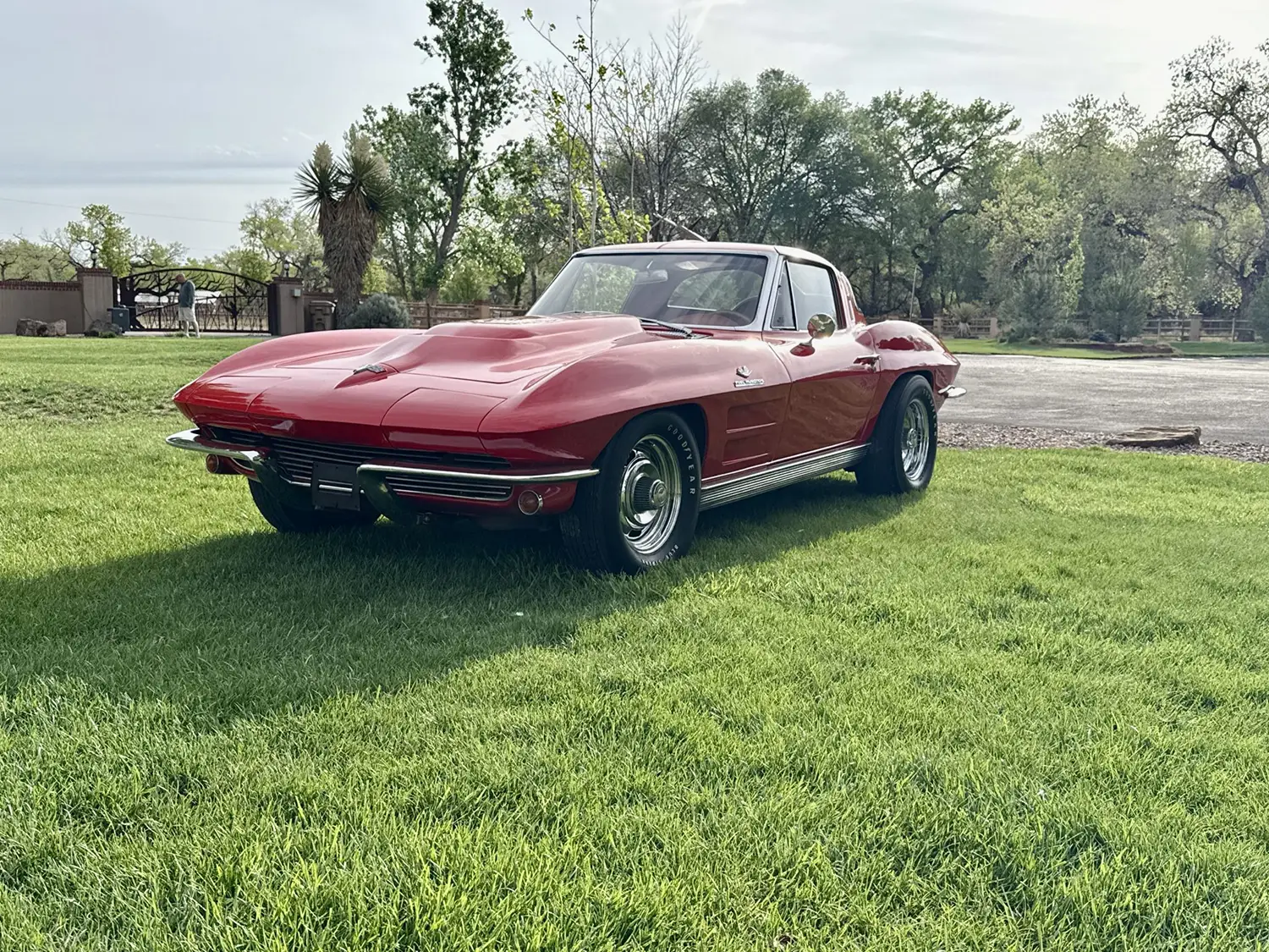 1963 Chevrolet Corvette Split-Window Coupe - Photo 6